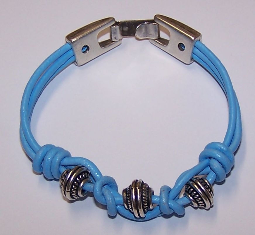 Brazalete Pulsera  3 Cuero 2mm 3 Bolas Decorada y cierre Gancho Zamak Hecho a Mano